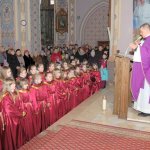 Przyjęci nowych ministrantów i dziewczynek do scholi